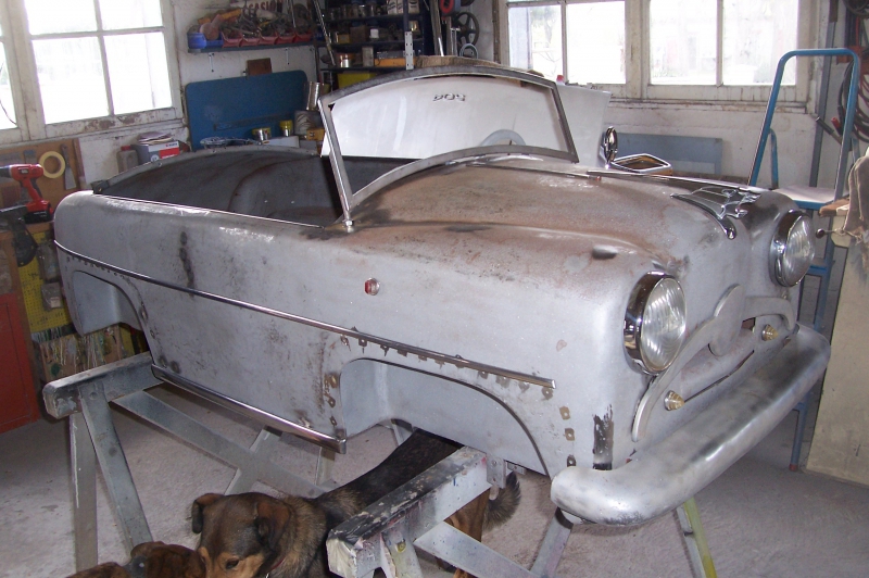 Restauration Peugeot 403 cabriolet manège 1960